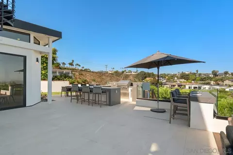 Exterior - 5727 Baja Mar, La Jolla, CA 92037 photo 9 of 14
