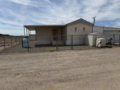 1405 York Rd, Winterhaven, CA 92283