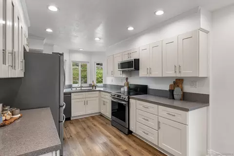 Kitchen - 1842 Bel Air Ter, Encinitas, CA 92024 photo 2 of 2