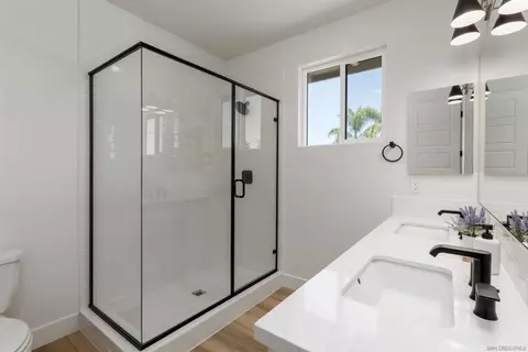Bath - 702 Passion Ct, Vista, CA 92083 photo 2 of 4