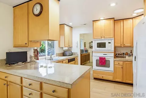 Kitchen - 2164 Valley Mill Rd, El Cajon, CA 92020 photo 3 of 3