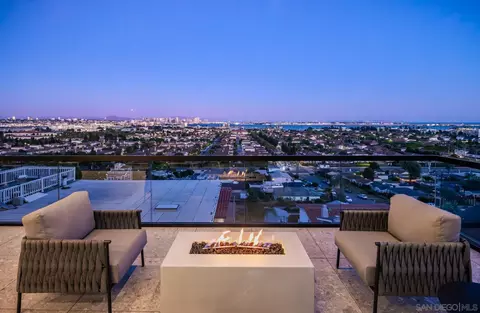2035 Evergreen St, San Diego, CA 92106