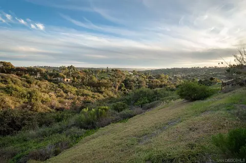 View/Area - 7992 Paseo Esmerado, Carlsbad, CA 92009 photo 9 of 10