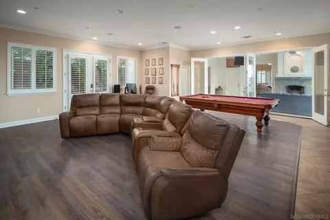 Living - 7992 Paseo Esmerado, Carlsbad, CA 92009 photo 4 of 6