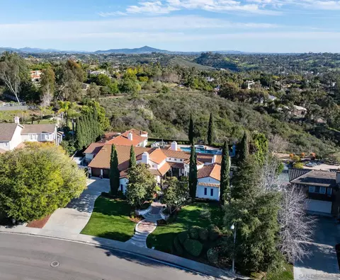 View/Area - 7992 Paseo Esmerado, Carlsbad, CA 92009 photo 1 of 10
