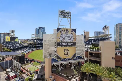 325 7th Ave #905, San Diego, CA 92101