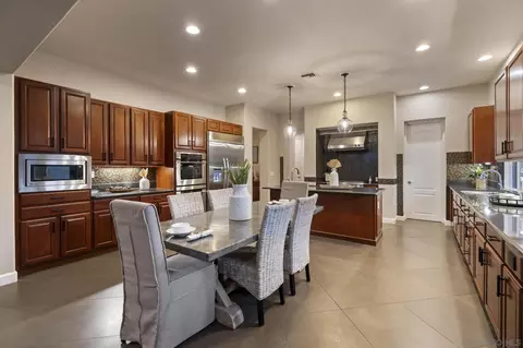 Kitchen - 2827 Sutter Ridge Dr, Chula Vista, CA 91914 photo 2 of 5