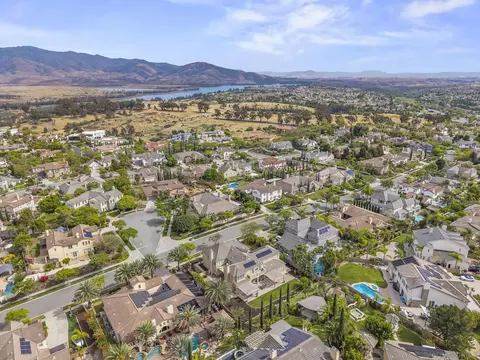 View/Area - 2827 Sutter Ridge Dr, Chula Vista, CA 91914 photo 10 of 11