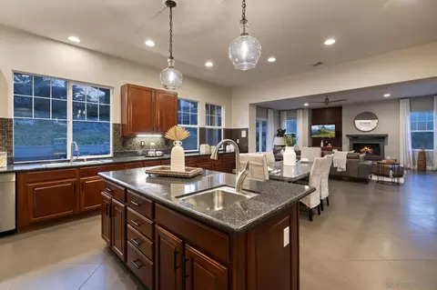 Kitchen - 2827 Sutter Ridge Dr, Chula Vista, CA 91914 photo 3 of 5