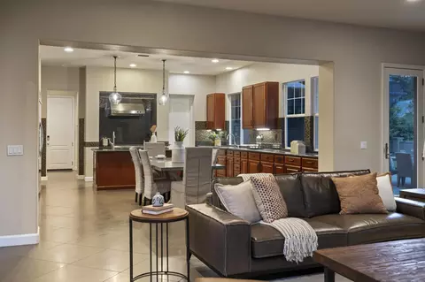 Entry Way - 2827 Sutter Ridge Dr, Chula Vista, CA 91914 photo 2 of 2