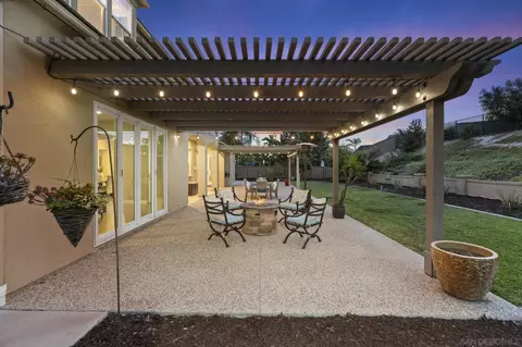 Exterior - 2827 Sutter Ridge Dr, Chula Vista, CA 91914 photo 5 of 8