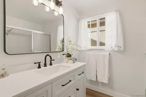 Bath - 1949 Clover Way, Escondido, CA 92026 photo 2 of 3