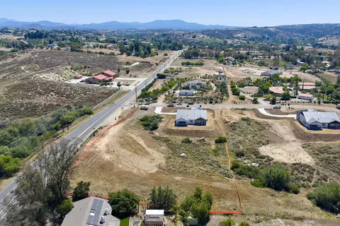 View/Area - 39127 Corte Venture, Temecula, CA 92592 photo 7 of 9