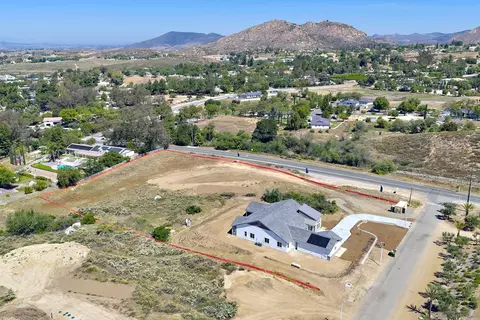 View/Area - 39127 Corte Venture, Temecula, CA 92592 photo 5 of 9