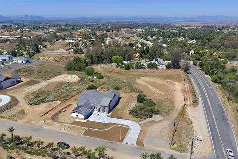 View/Area - 39127 Corte Venture, Temecula, CA 92592 photo 2 of 9