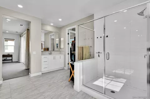 Bath - 21715 Deer Grass, Escondido, CA 92029 photo 2 of 2