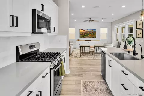 Kitchen - 21715 Deer Grass, Escondido, CA 92029 photo 4 of 5