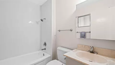 Bath - 1698 Ithaca St, Chula Vista, CA 91913 photo 3 of 3