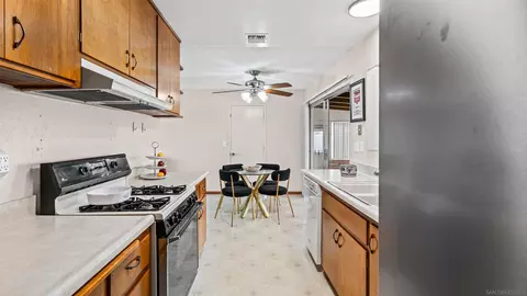 Kitchen - 1698 Ithaca St, Chula Vista, CA 91913 photo 2 of 2