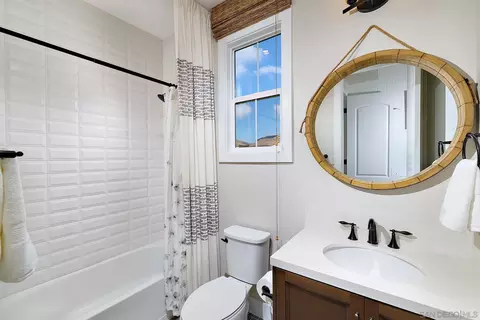Bath - 4843 Nelson Ct, Carlsbad, CA 92010 photo 4 of 6