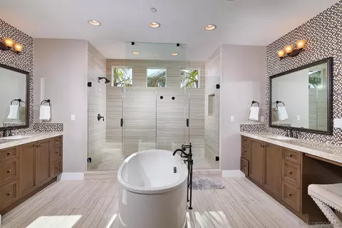 Bath - 4843 Nelson Ct, Carlsbad, CA 92010 photo 2 of 6