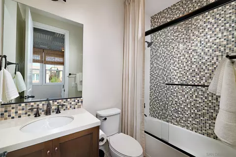 Bath - 4843 Nelson Ct, Carlsbad, CA 92010 photo 5 of 6