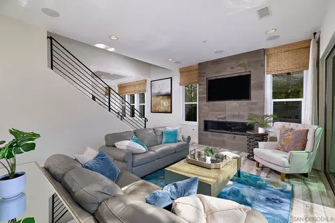 Living - 4843 Nelson Ct, Carlsbad, CA 92010 photo 4 of 8