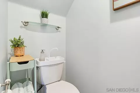 Bath - 3466 Seabreeze Walk, Oceanside, CA 92056 photo 1 of 2