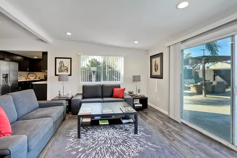 Living - 1122 Iris Ave, Imperial Beach, CA 91932 photo 2 of 5