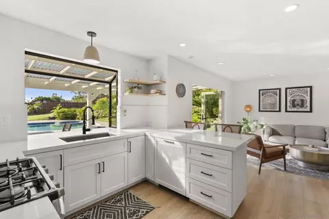 Kitchen - 2724 Chestnut Ave, Carlsbad, CA 92010 photo 1 of 6
