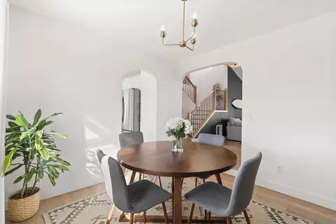 Dining - 2724 Chestnut Ave, Carlsbad, CA 92010 photo 1 of 3