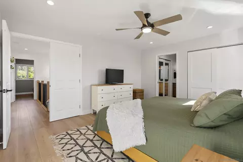Bedroom - 2724 Chestnut Ave, Carlsbad, CA 92010 photo 2 of 5