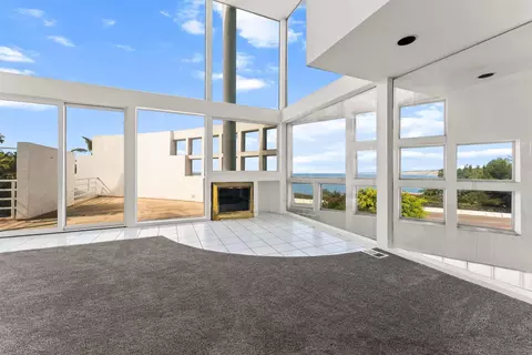 Living - 1550 Bluebird Ln, La Jolla, CA 92037 photo 6 of 9