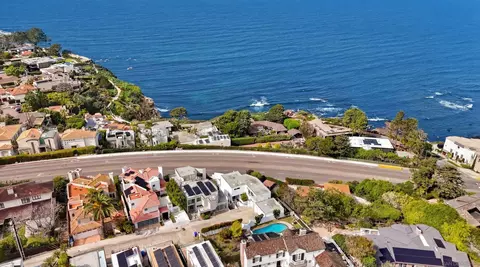 View/Area - 1550 Bluebird Ln, La Jolla, CA 92037 photo 4 of 7