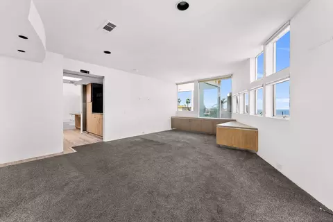 Living - 1550 Bluebird Ln, La Jolla, CA 92037 photo 2 of 9