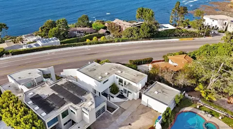 View/Area - 1550 Bluebird Ln, La Jolla, CA 92037 photo 5 of 7