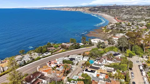 View/Area - 1550 Bluebird Ln, La Jolla, CA 92037 photo 3 of 7