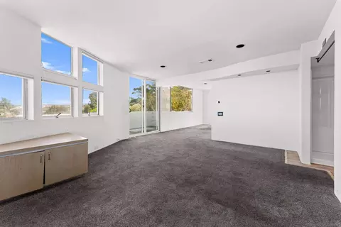 Living - 1550 Bluebird Ln, La Jolla, CA 92037 photo 3 of 9