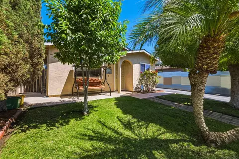 4626 Calle De Retiro, Oceanside, CA 92057