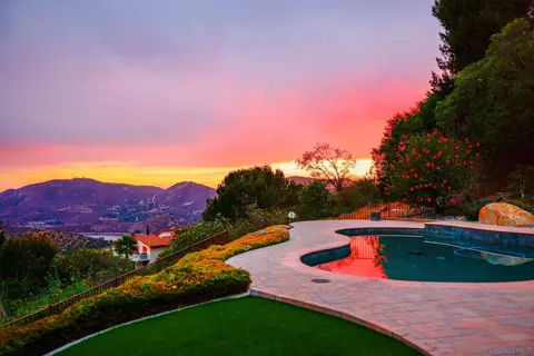 3295 Via Loma Vis, Escondido, CA 92029