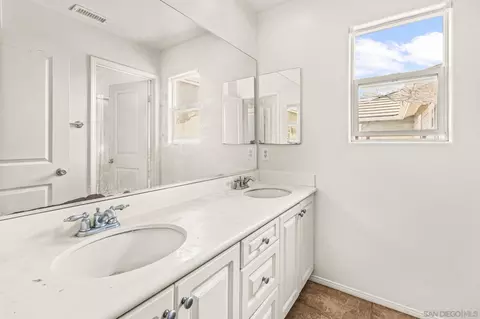 Bath - 28922 Newport Rd, Temecula, CA 92591 photo 2 of 2