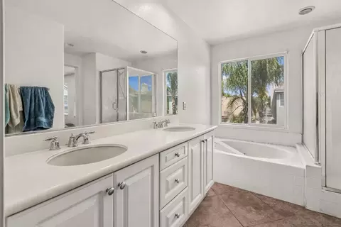 Bath - 28922 Newport Rd, Temecula, CA 92591 photo 1 of 2