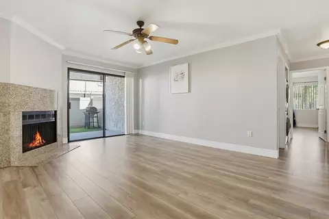 9959 Azuaga St #I101, San Diego, CA 92129