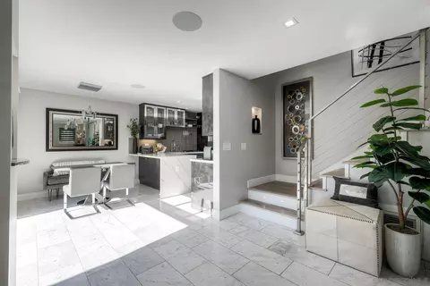 Entry Way - 911 9th St, Coronado, CA 92118 photo 1 of 1