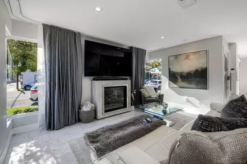 Living - 911 9th St, Coronado, CA 92118 photo 4 of 4