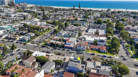 View/Area - 911 9th St, Coronado, CA 92118 photo 3 of 10