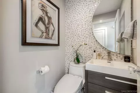 Bath - 911 9th St, Coronado, CA 92118 photo 1 of 4