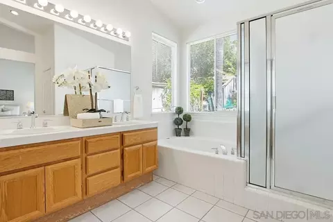 Bath - 5101 Palmera Dr, Oceanside, CA 92056 photo 2 of 3