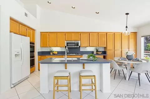 Kitchen - 5101 Palmera Dr, Oceanside, CA 92056 photo 3 of 5