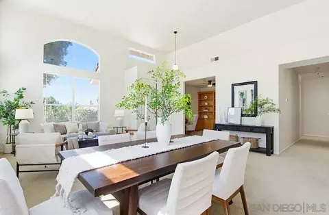 Dining - 5101 Palmera Dr, Oceanside, CA 92056 photo 3 of 4